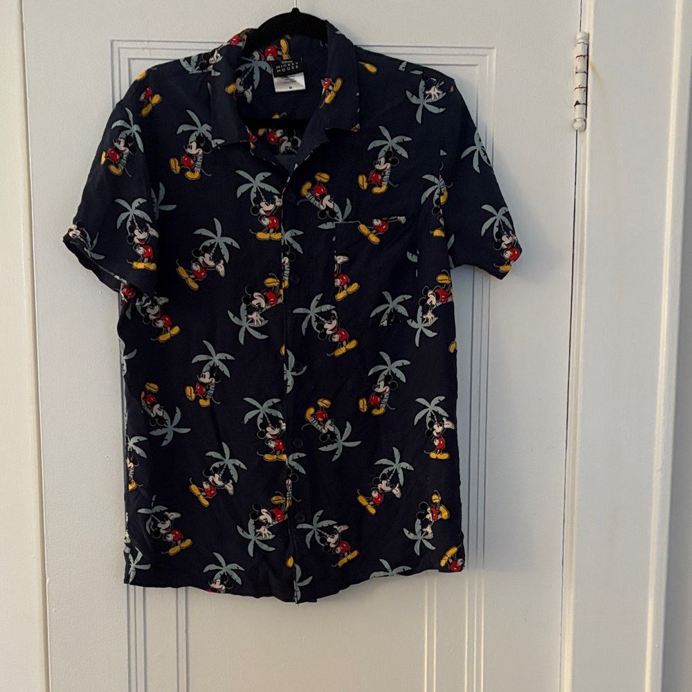 Disney Men’s Navy Shirt with Mickey and Palm Tree Print from Kohl’s size Medium